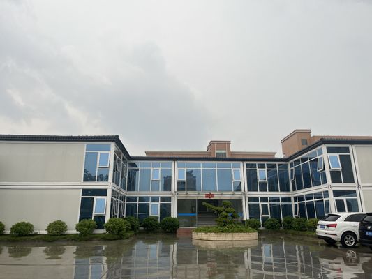 Modüler Evler Yüklenebilir Katlanabilir Konteyner Evi Prefab Çelik Çerçeve Evi Katlanabilir Düz Paket 20ft Modüler Prefab Evi