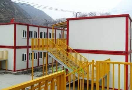 Çin Sandviç Wallboard ile Özelleştirilmiş Renk Konteyneri Modüler Konut Dikey Bağlantı Fabrika